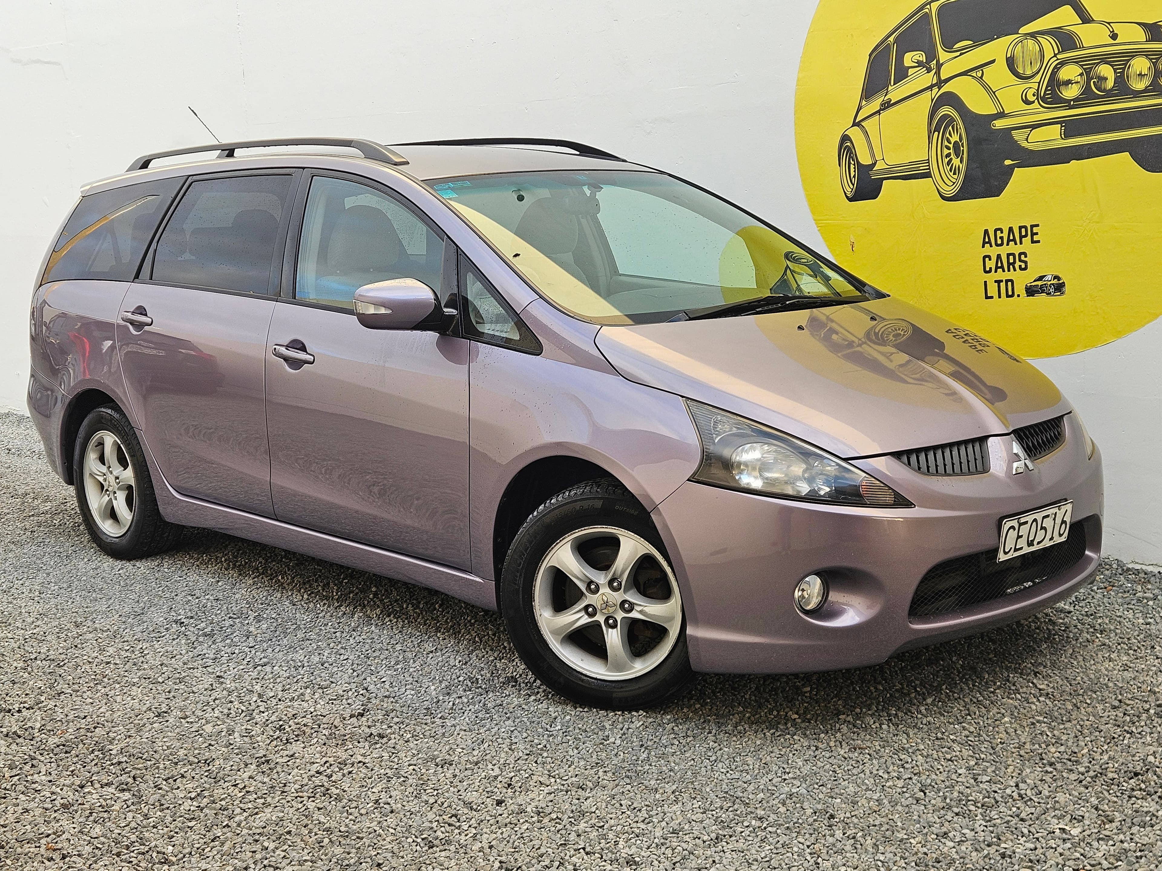 2004 MITSUBISHI GRANDIS