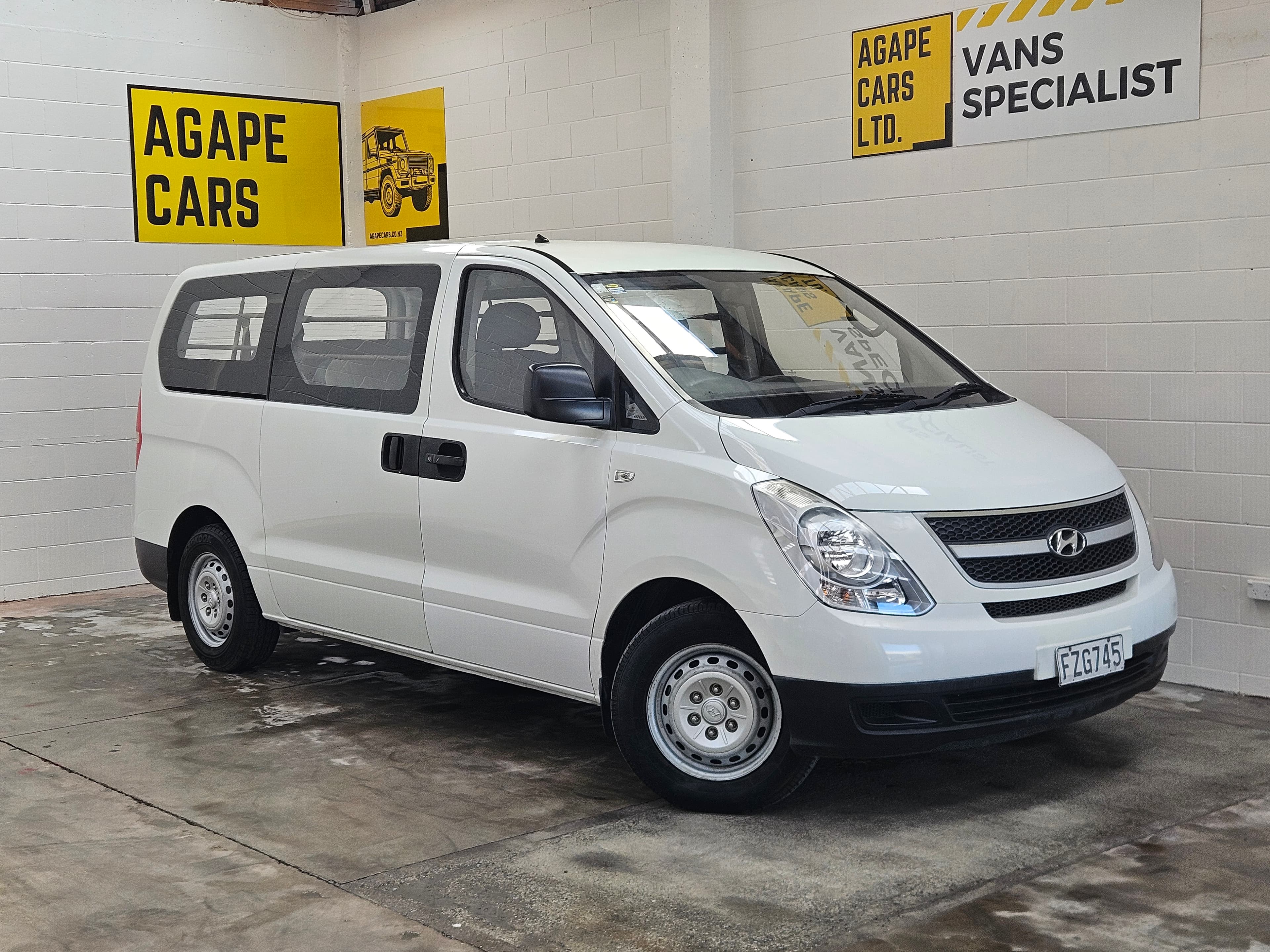 2011 Hyundai iLoad / H1